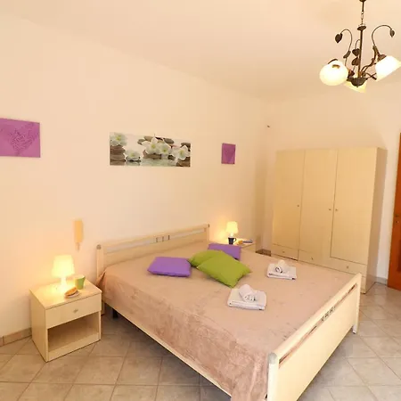 Casa Vacanze Desy A 4/5 Apartment *